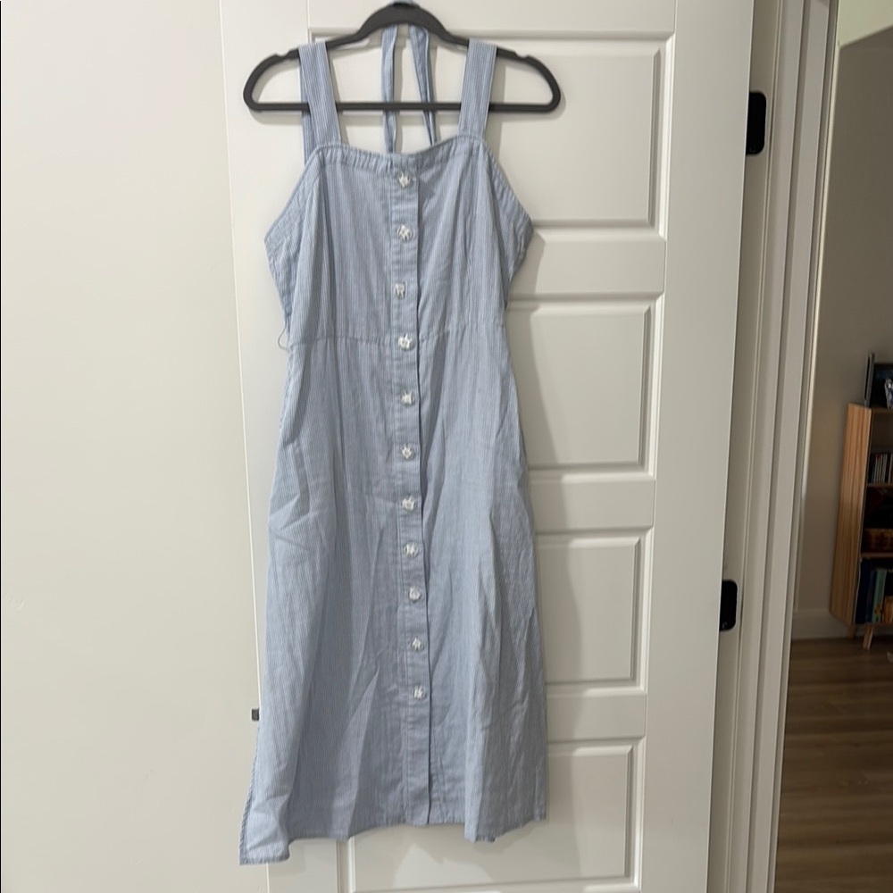 Light Blue Sleeveless Button-Down Dress